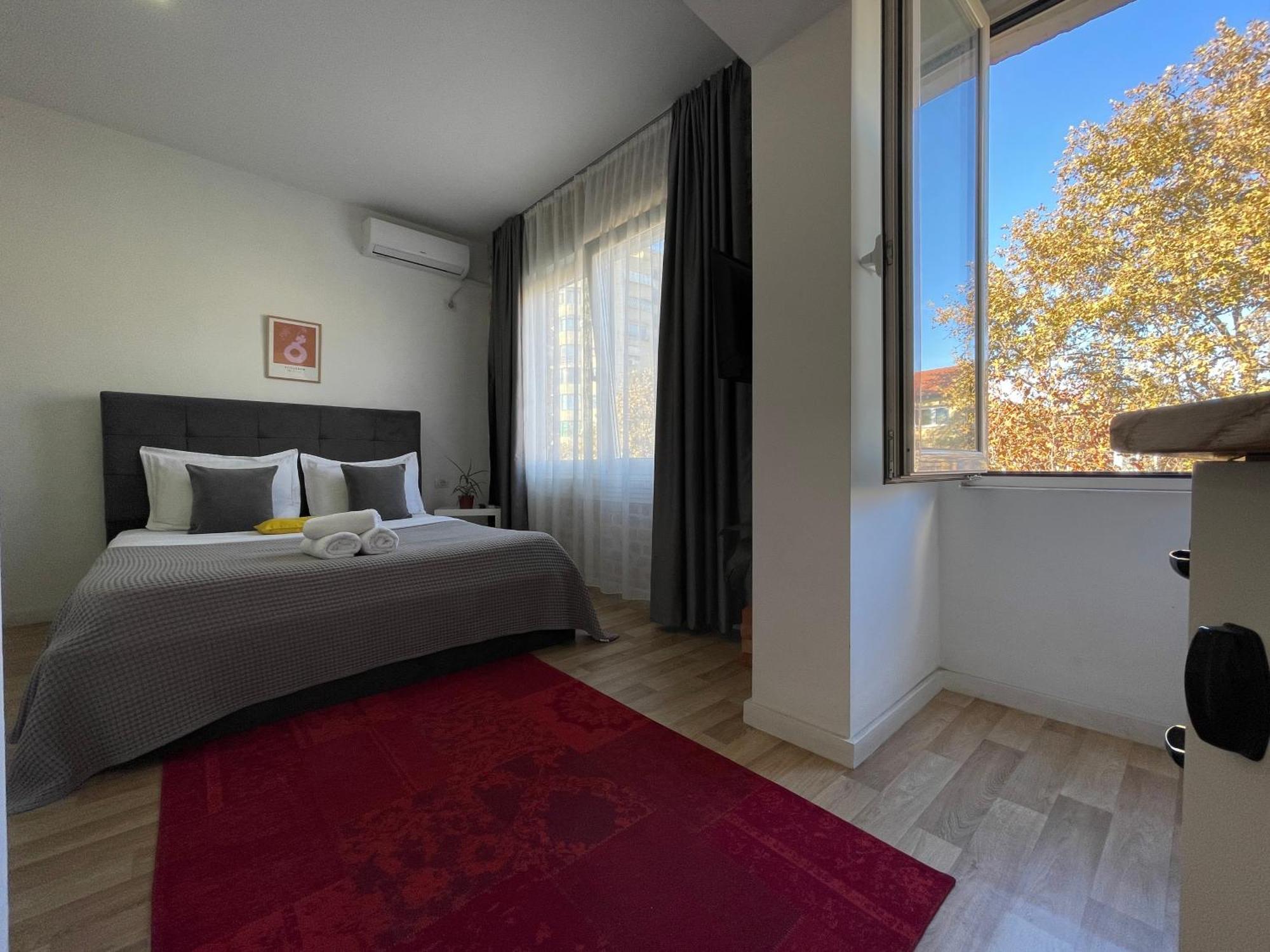 Bricks Studio Apartments Tirana Buitenkant foto